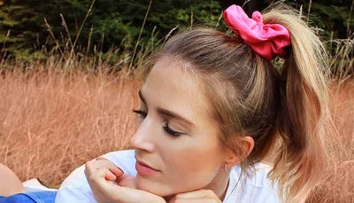 Frisuren mit Scrunchies – Anleitung